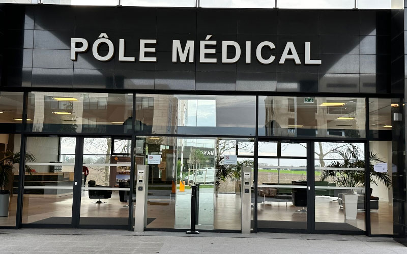 Kinésithérapeute physiothérapeute au pole medical